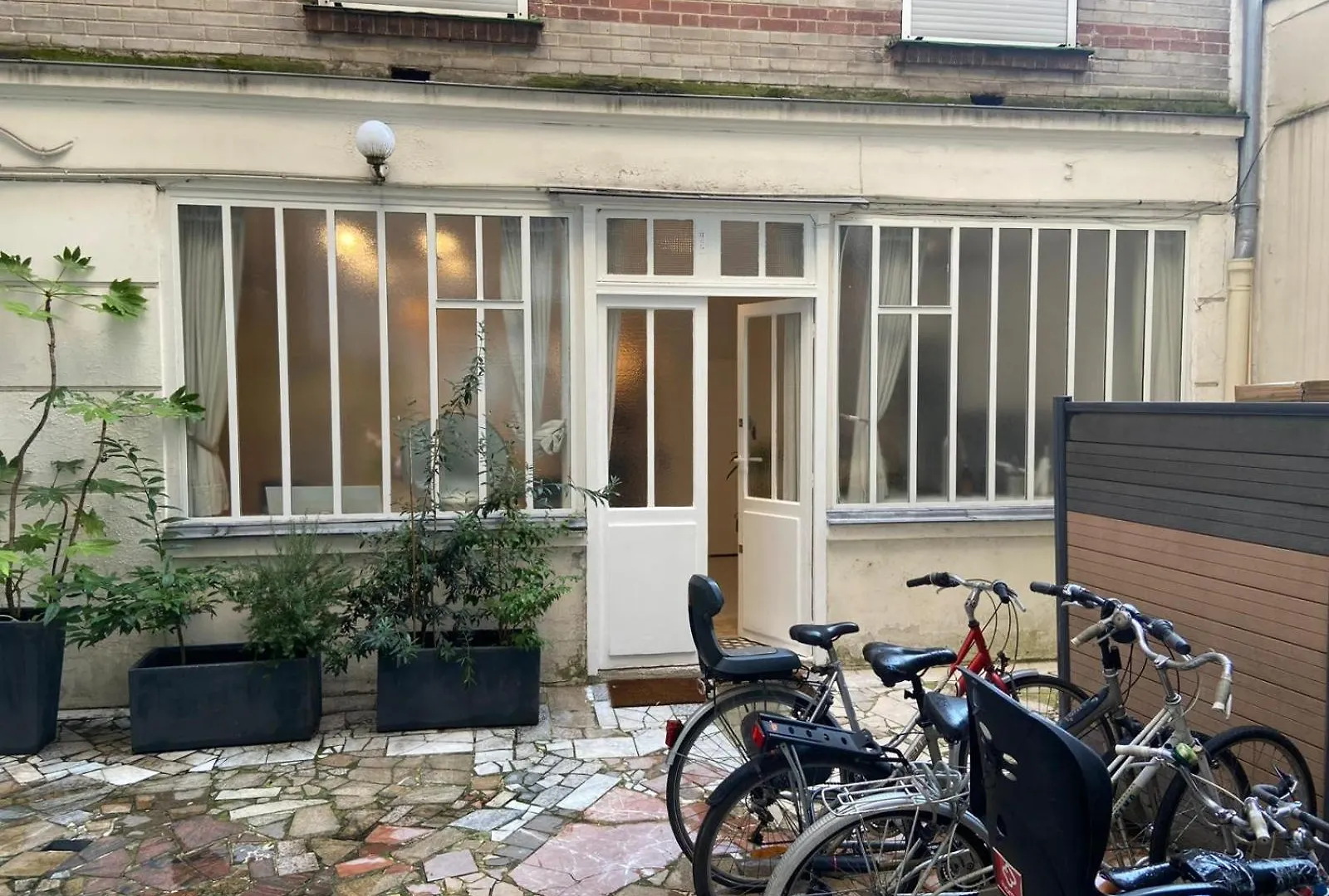 Calm & Charming Atelier In Paris Apartman